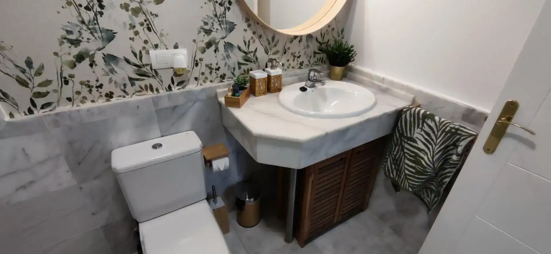 Baño de Piso de alquiler en Rota con Trastero, Amueblado y Horno
