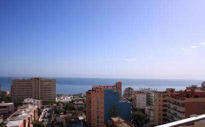 Vista exterior de Estudi en venda en Torremolinos amb Aire condicionat, Terrassa i Moblat