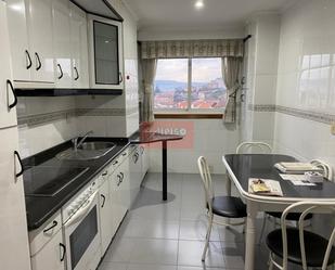 Cuina de Apartament de lloguer en Ourense Capital  amb Calefacció, Parquet i Traster