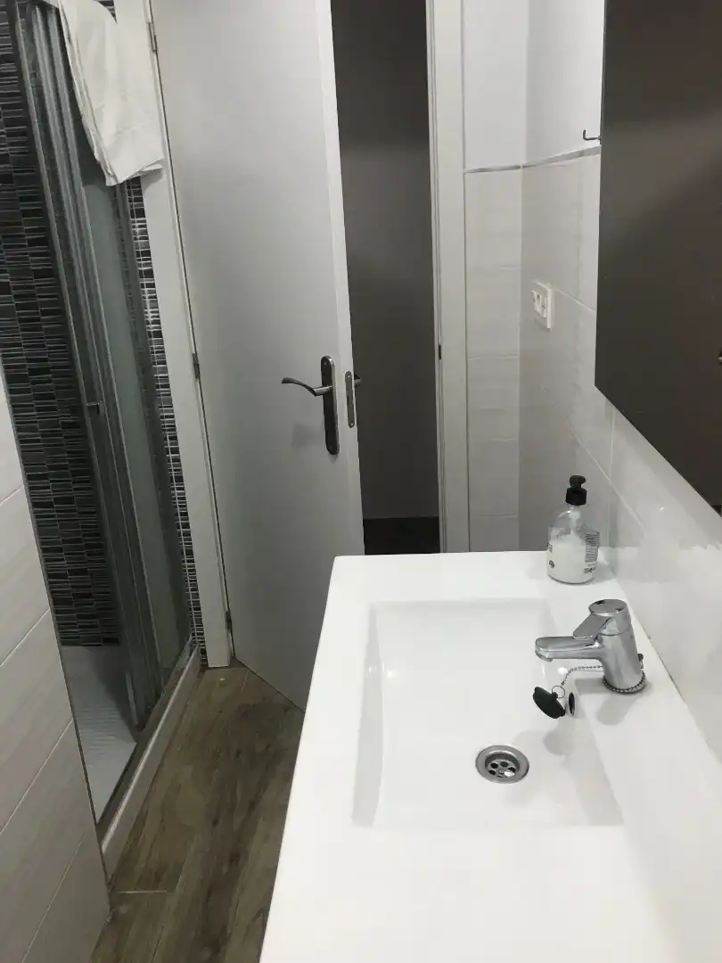 Bathroom of Flat for rent in Granada  with Terrace, Furnished and Washing machine