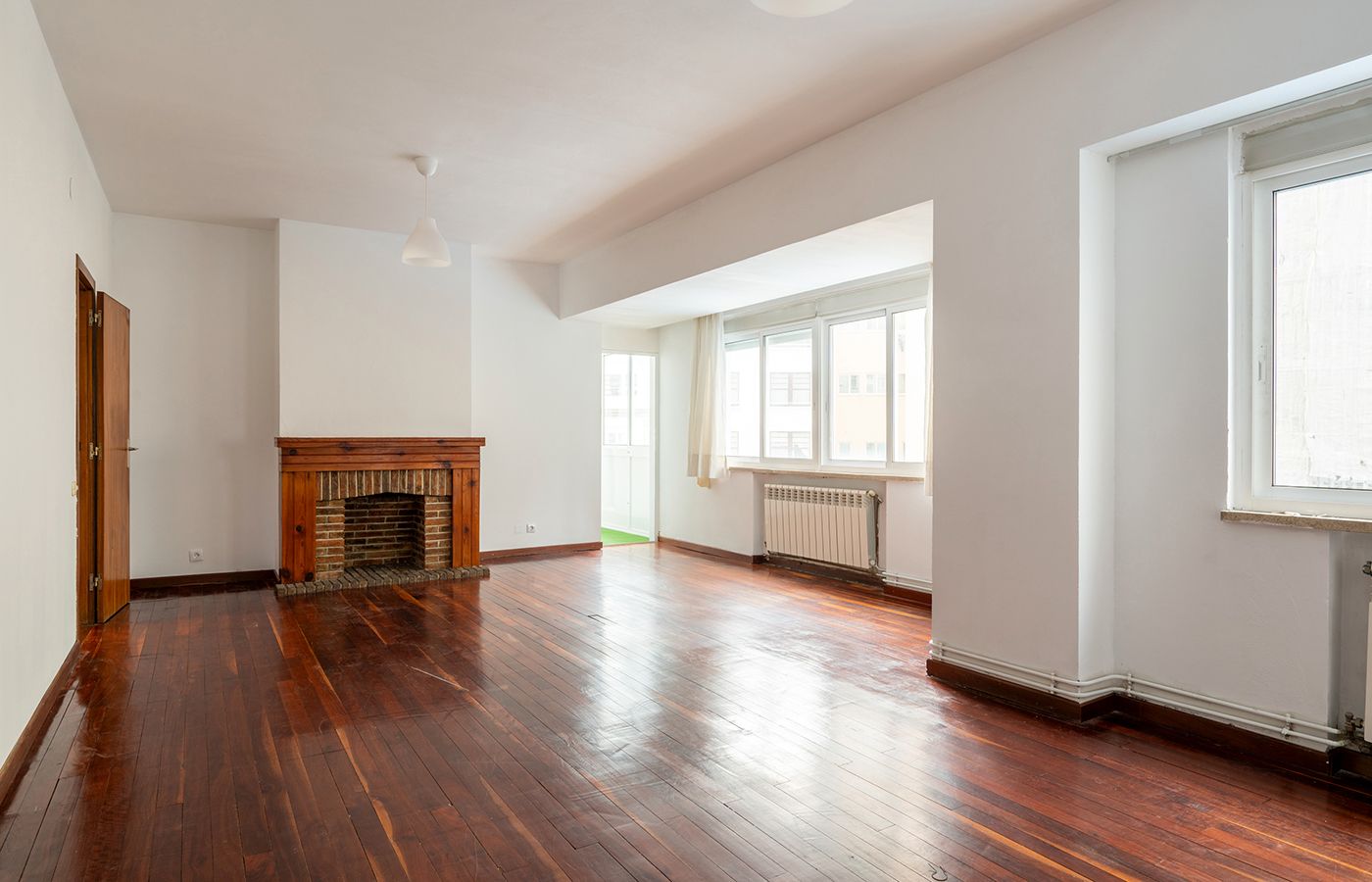 Wohnzimmer von Wohnung zum Verkauf in A Coruña Capital  mit Heizung, Parkett und Terrasse