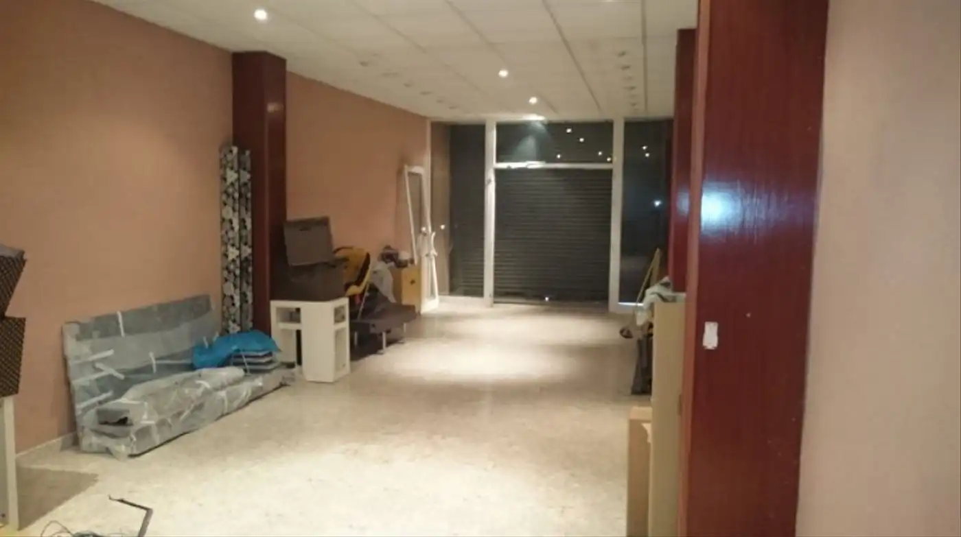 Local comercial en venta en Santa Perpètua de Mogoda, imagen 2