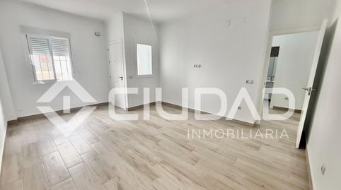 Foto 5 de Casa o chalet de alquiler en Las Cabezas de San Juan, Sevilla