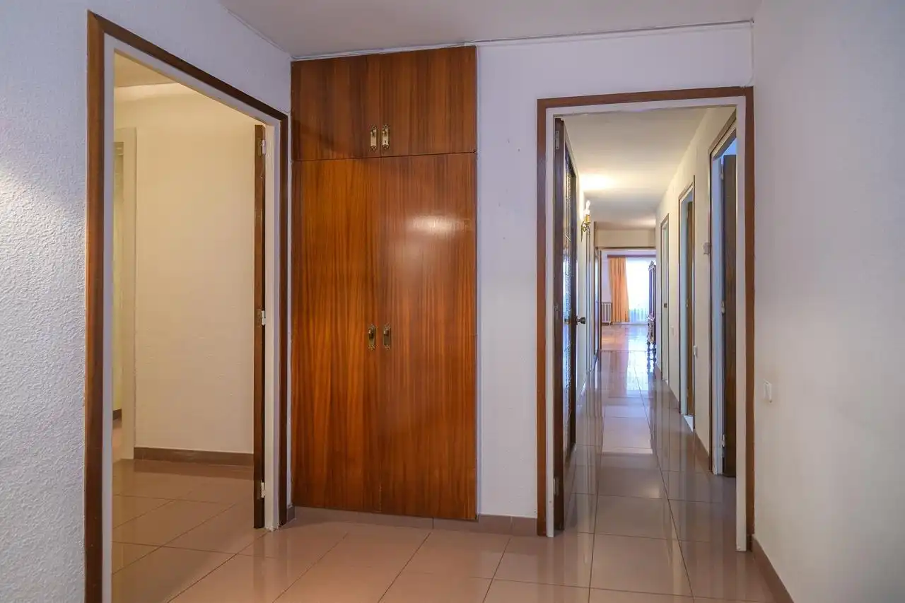 Piso en venta en Barcelona con Calefacción y Parquet