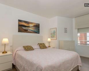 Bedroom of Study to share in  Valencia Capital  with Air Conditioner and Terrace