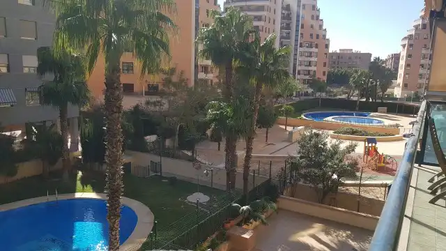 Piscina de Pis de lloguer en Mislata amb Aire condicionat, Terrassa i Traster