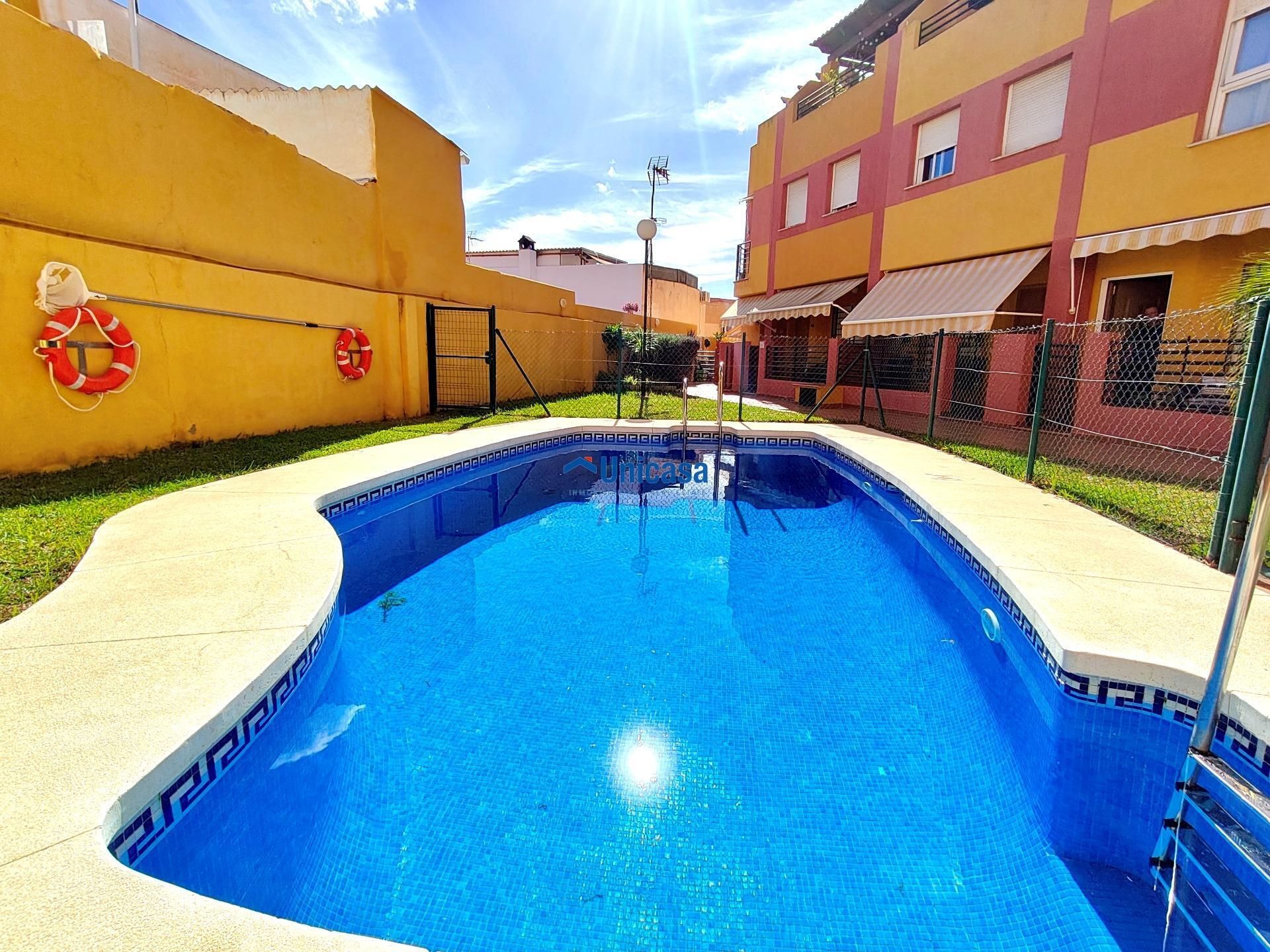 Piscina de Casa adosada en venda en Málaga Capital amb Aire condicionat, Calefacció i Piscina comunitària
