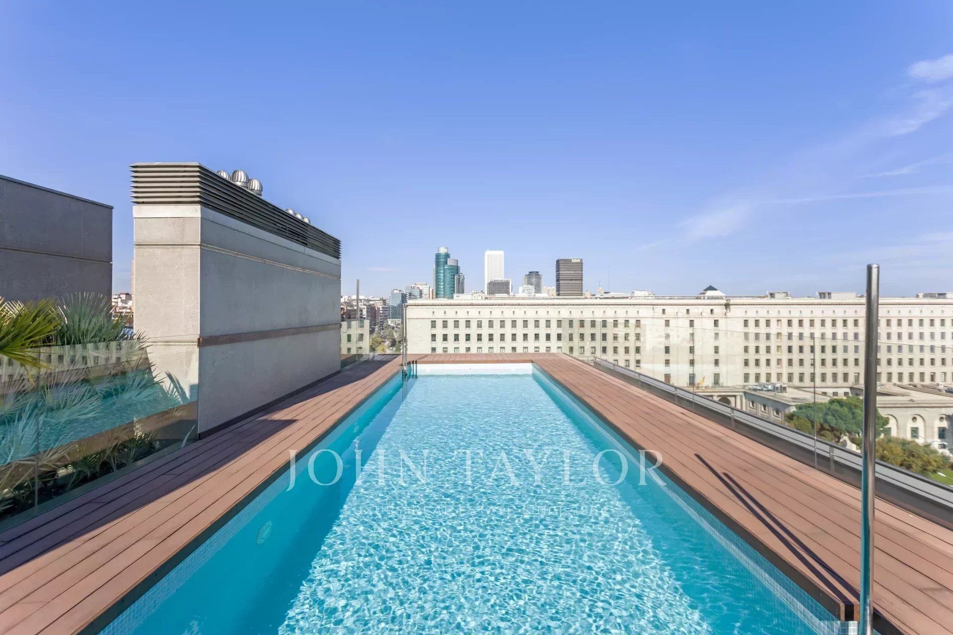 Terrace of Flat to rent in  Madrid Capital  with Air Conditioner, Heating and Storage room