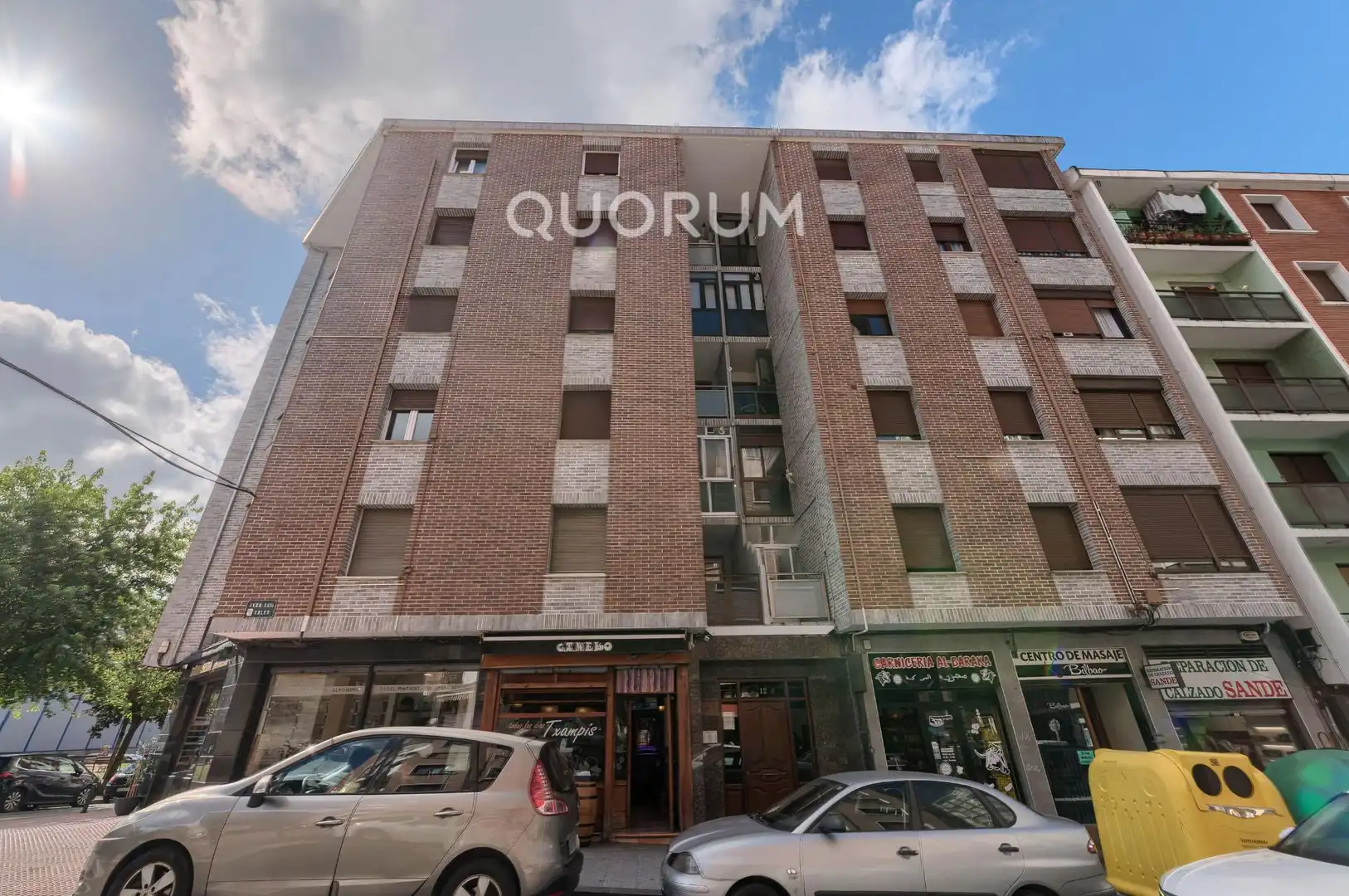 Vista exterior de Piso en venta en Basauri  con Calefacción y Balcón