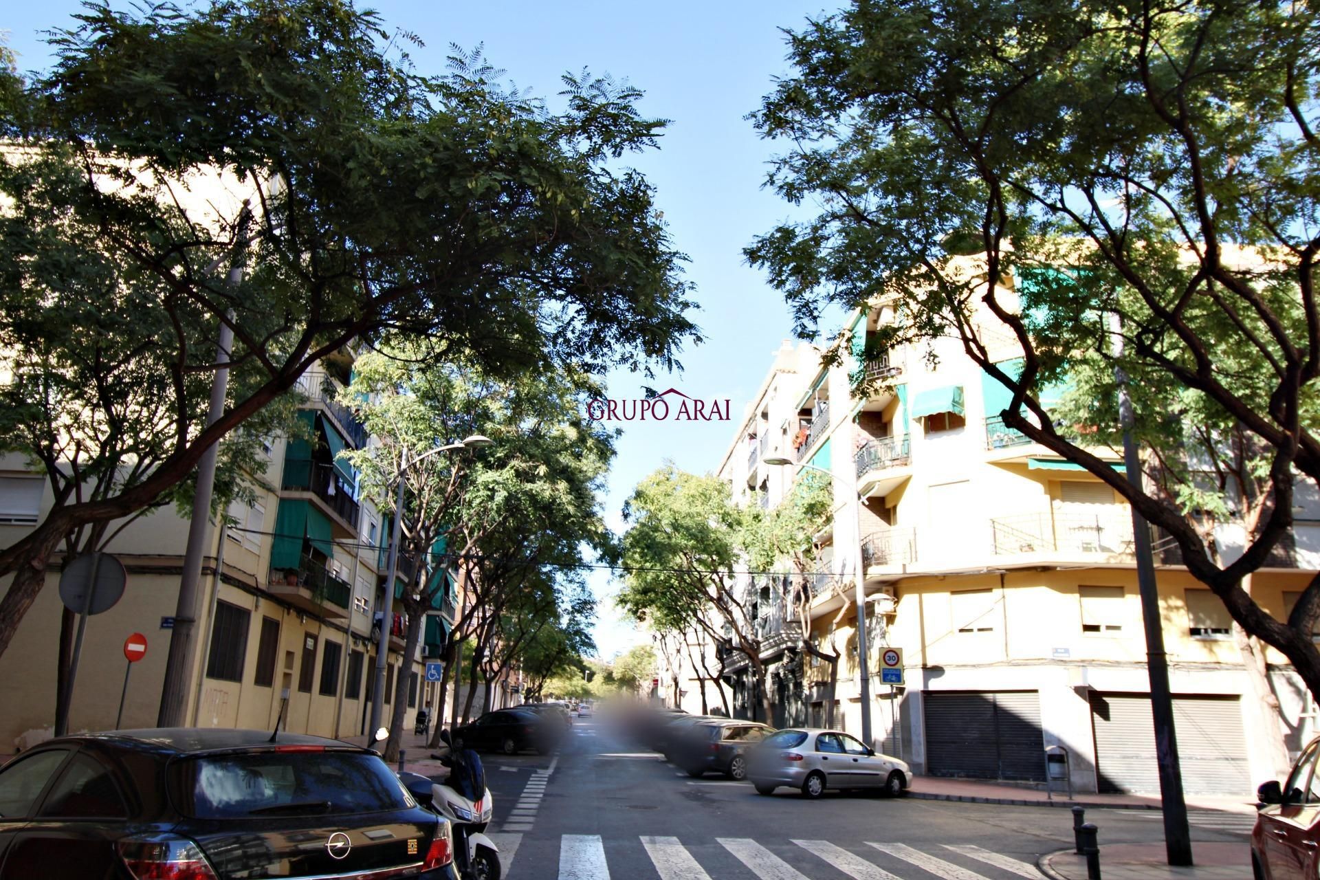 Vista exterior de Pis en venda en San Vicente del Raspeig / Sant Vicent del Raspeig amb Terrassa i Balcó