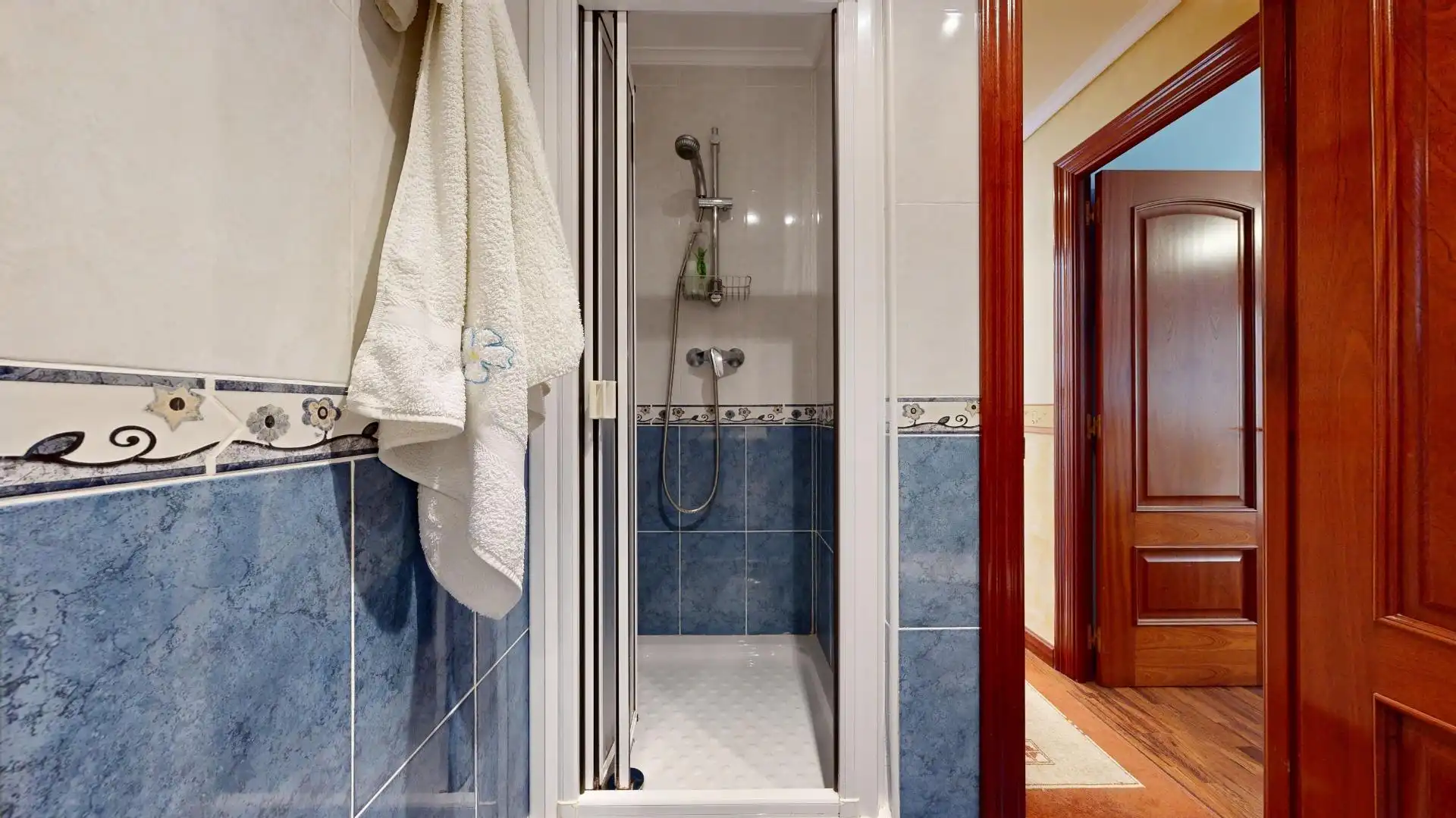 Baño de Piso en venta en Valle de Mena con Calefacción y Terraza