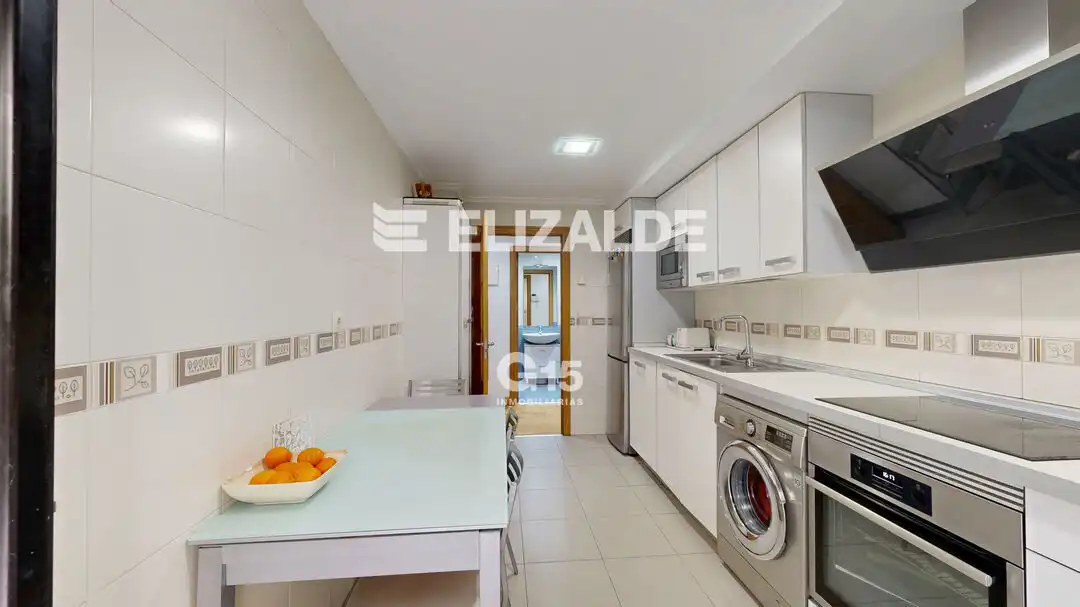 Cuina de Pis en venda en Donostia - San Sebastián  amb Calefacció, Terrassa i Traster