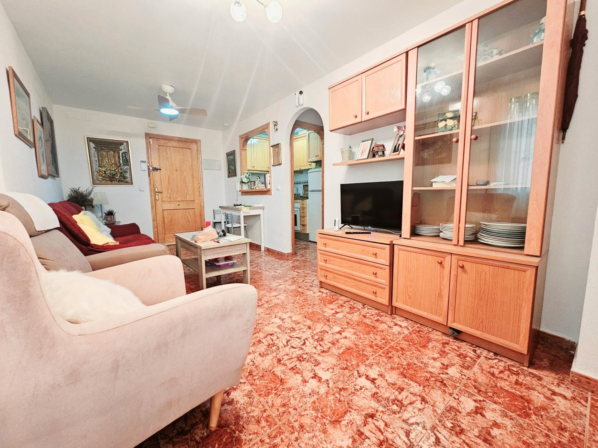 Sala d'estar de Pis en venda en Torrevieja amb Moblat