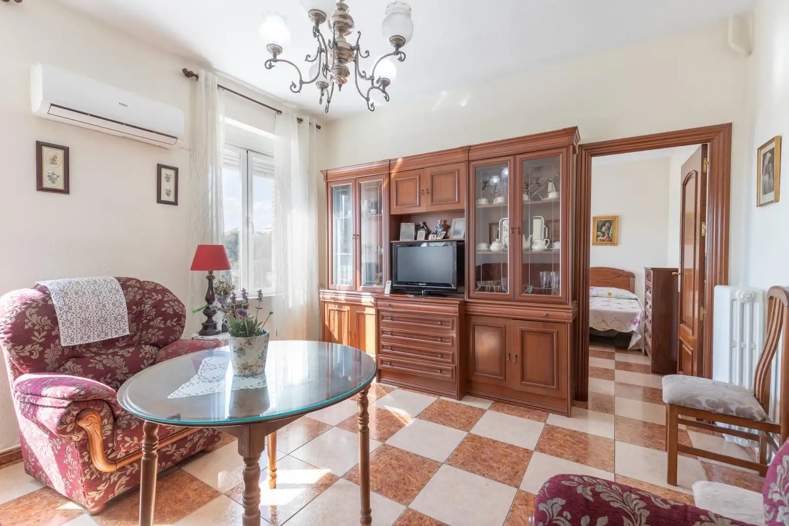 Sala d'estar de Pis en venda en Granada amb Aire condicionat i Calefacció