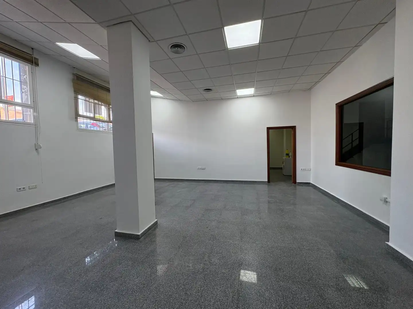 Local de lloguer en Mérida amb Aire condicionat
