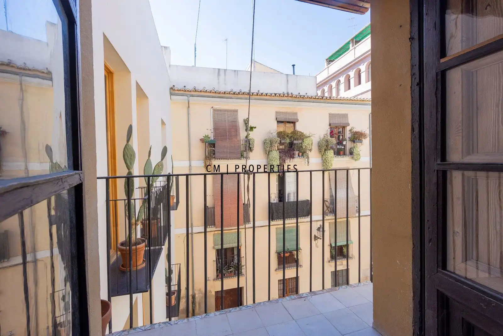 Terrassa de Pis de lloguer en Valencia amb Aire condicionat, Calefacció i Moblat