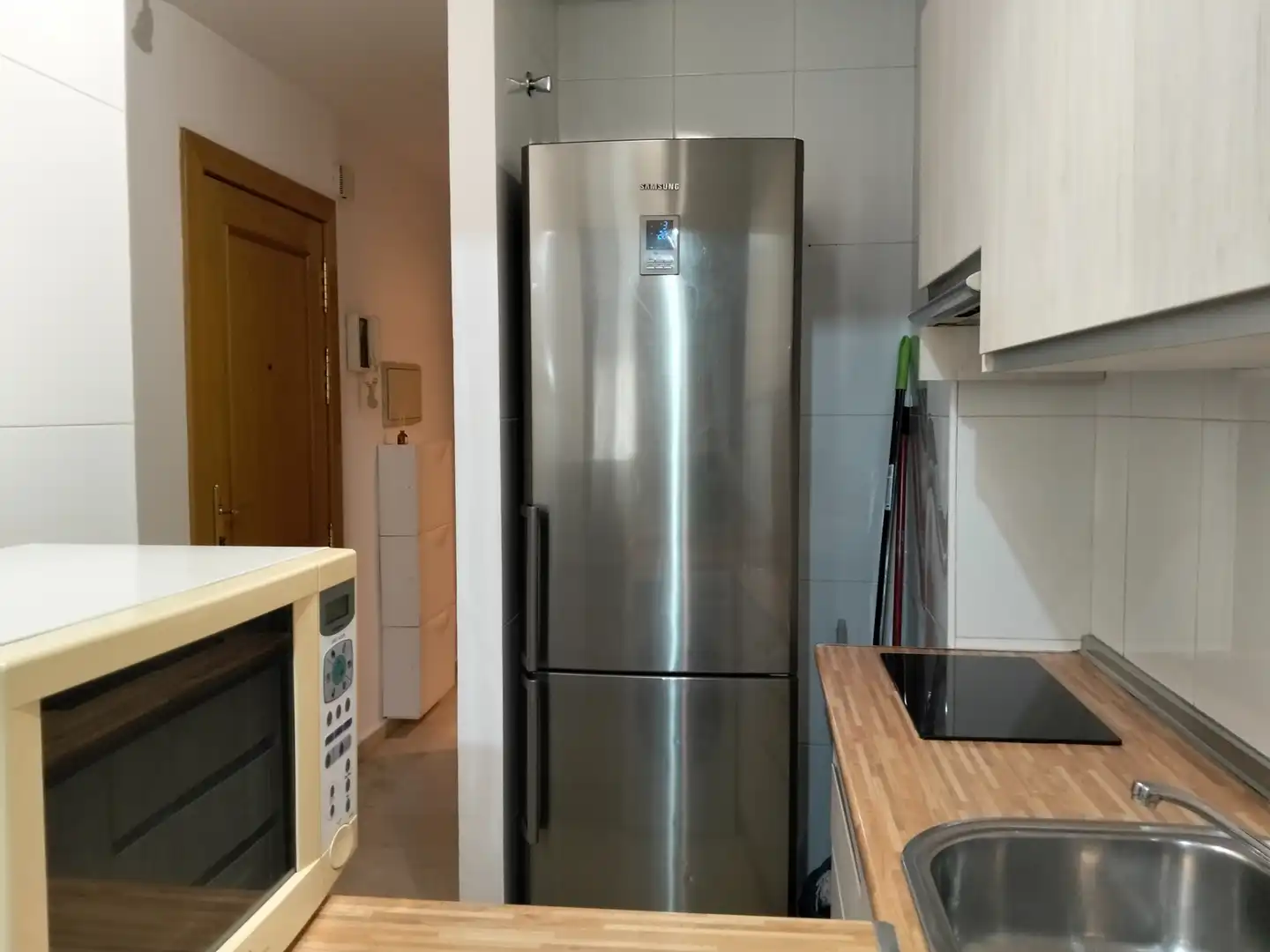 Cuina de Apartament de lloguer en Málaga amb Moblat