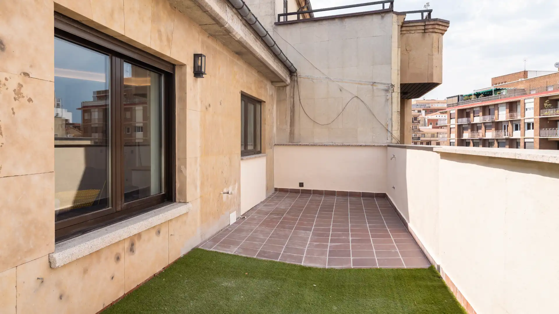 Terrasse von Dachboden zur Miete in Salamanca mit Klimaanlage, Heizung und Parkett