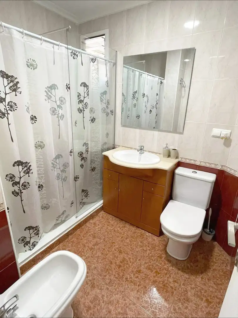 Bathroom of Flat for sale in Elche / Elx  with Air Conditioner, Heating and Storage room