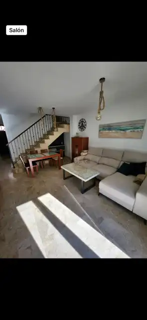 Sala de estar de Casa adosada de alquiler en Estepona con Aire acondicionado, Terraza y Horno