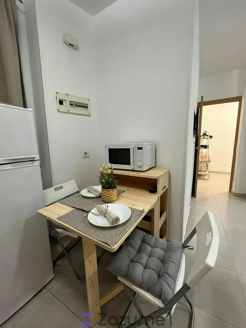 Kitchen of Flat for rent in  Madrid Capital  with Heating, Furnished and Washing machine