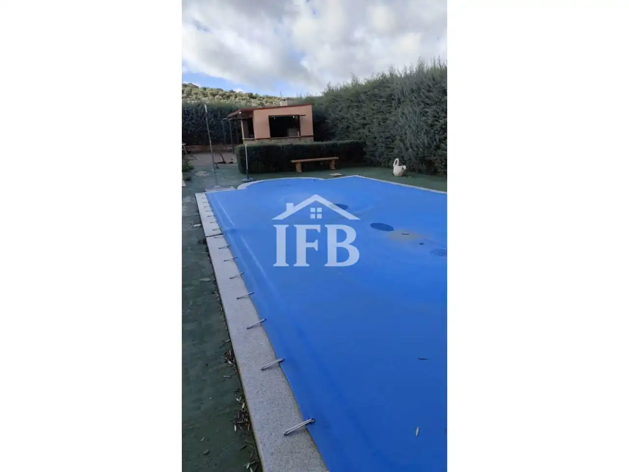 Swimming pool of Country homes for sale in Valverde de Leganés  with Air Conditioner, Heating and Private garden