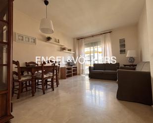 Sala d'estar de Apartament de lloguer en  Sevilla Capital amb Aire condicionat i Calefacció