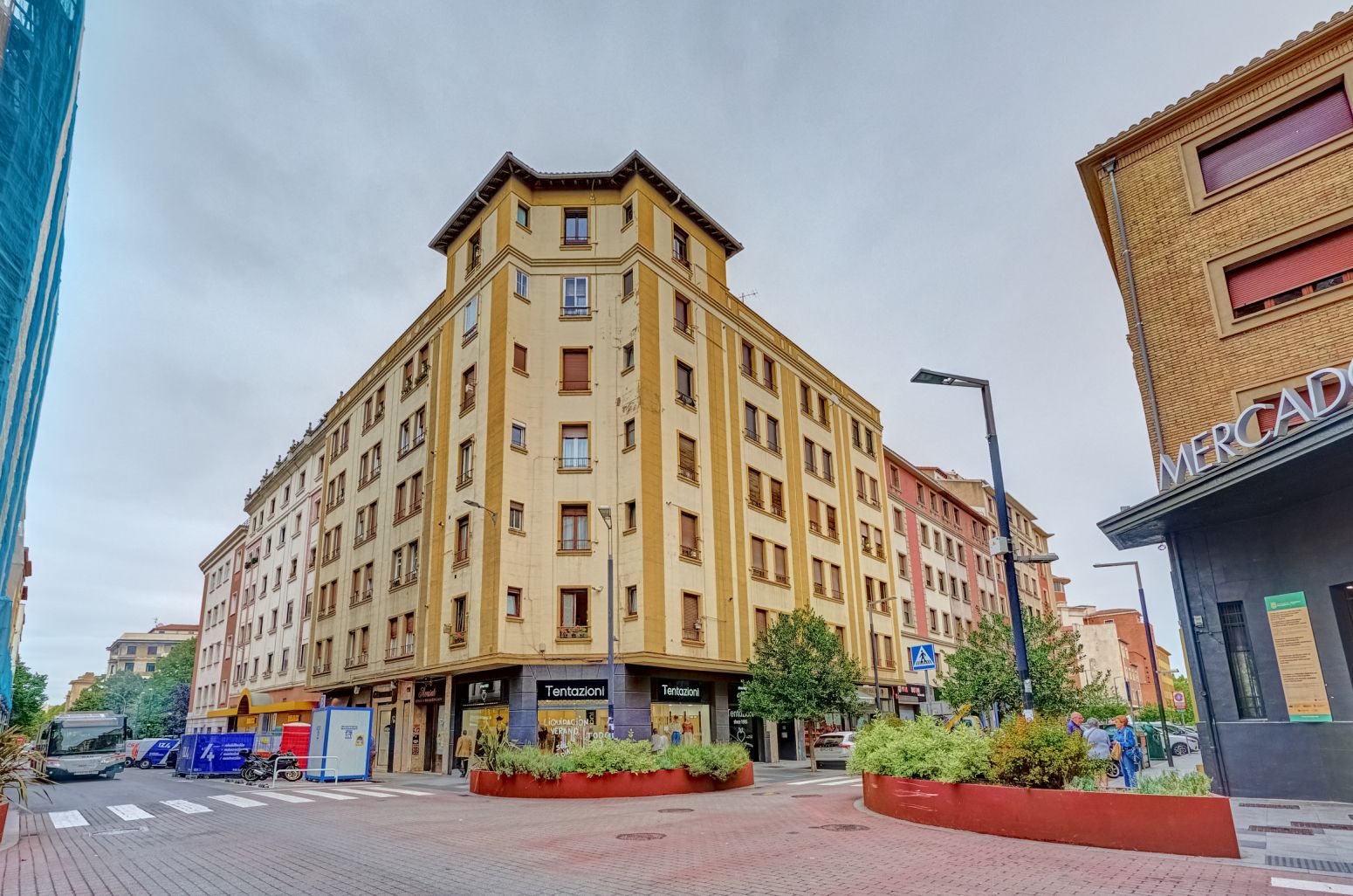 Vista exterior de Pis en venda en  Pamplona / Iruña amb Calefacció i Parquet