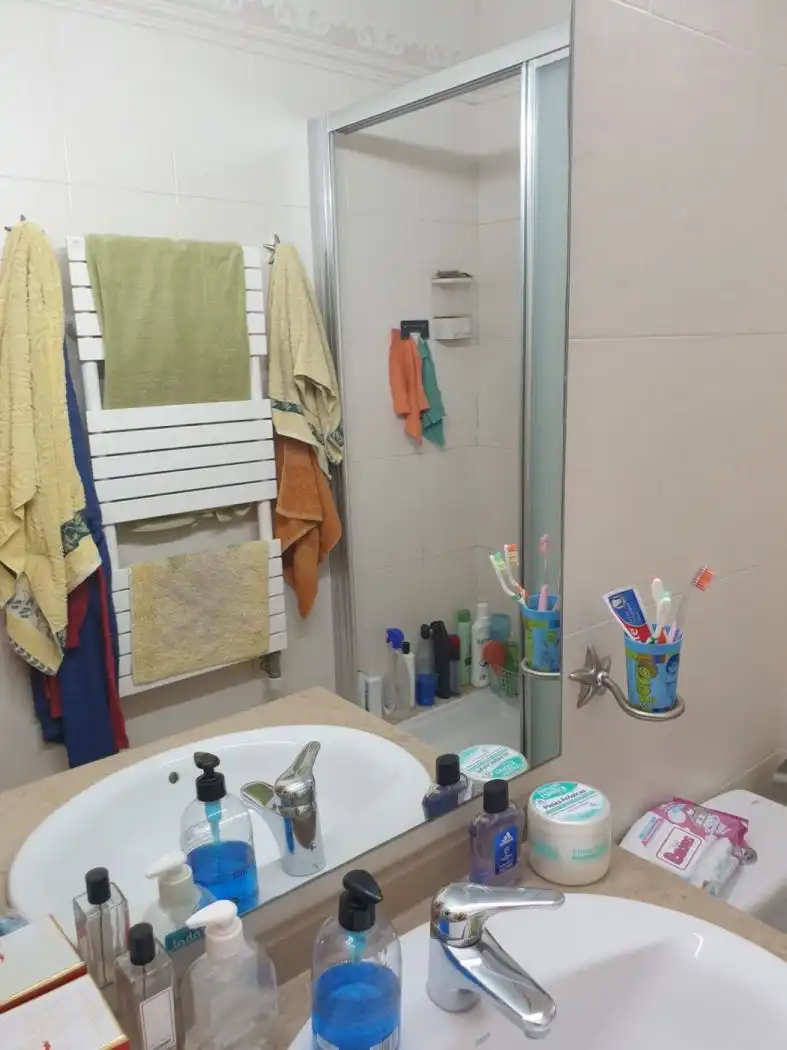 Baño de Dúplex en venta en Terrassa con Aire acondicionado, Trastero y Amueblado