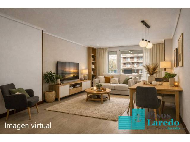 Piso en Venta en Calle Comandante Villar en Centro