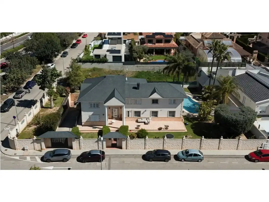 Exterior view of Houses for sale in L'Eliana  with Private garden, Terrace and Storage room