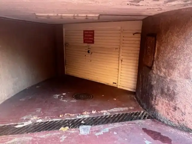 Parkplatz von Garage zur Miete in Badalona mit Alarm