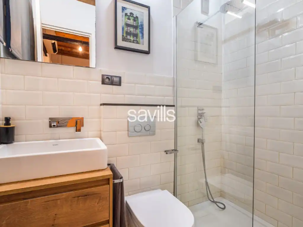 Baño de Apartamento en venta en Barcelona con Aire acondicionado, Horno y Balcón