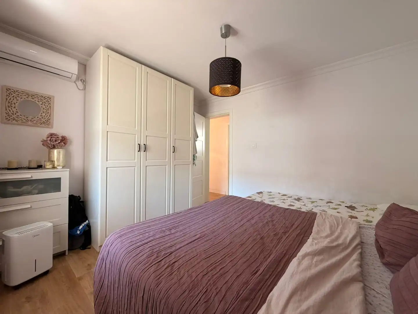 Bedroom of Flat for sale in Sevilla  with Air Conditioner and Terrace