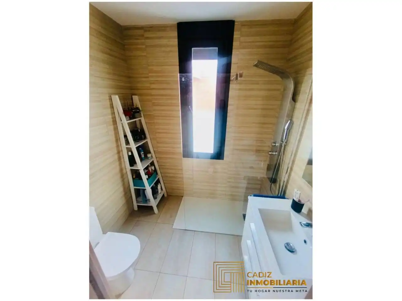 Bany de Casa o xalet en venda en Puerto Real amb Aire condicionat, Calefacció i Jardí privat
