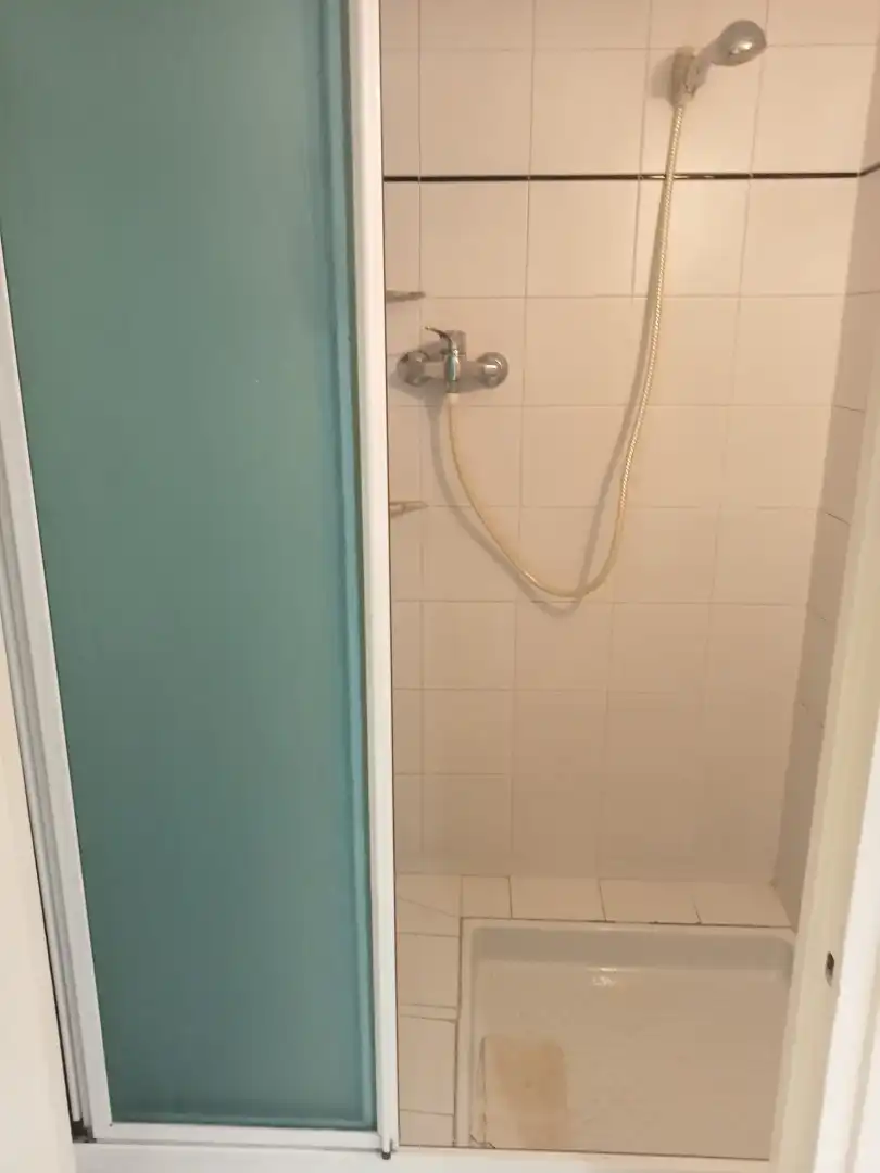 Baño de Local de alquiler en Cornellà de Llobregat con Aire acondicionado