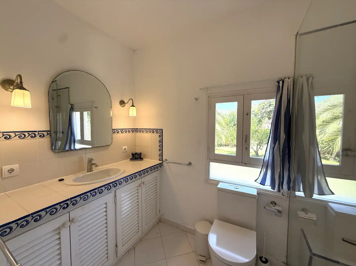 Bathroom of Houses for sale in Santa Eulària des Riu  with Air Conditioner, Heating and Terrace