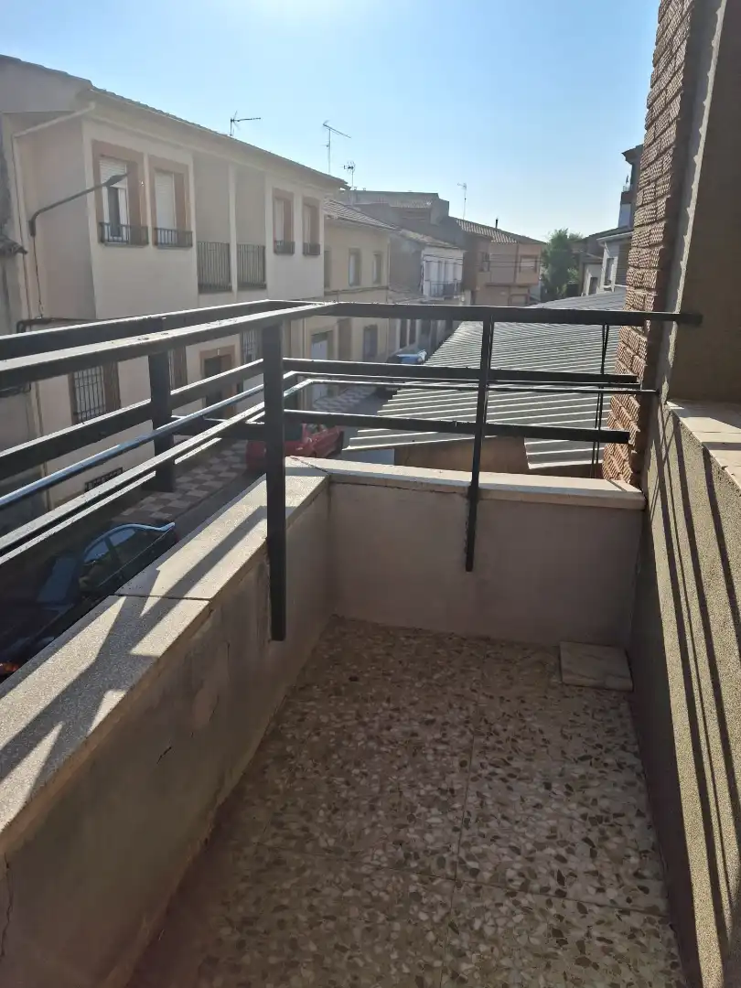 Terraza de Piso en venta en La Puebla de Almoradiel con Calefacción, Terraza y Amueblado