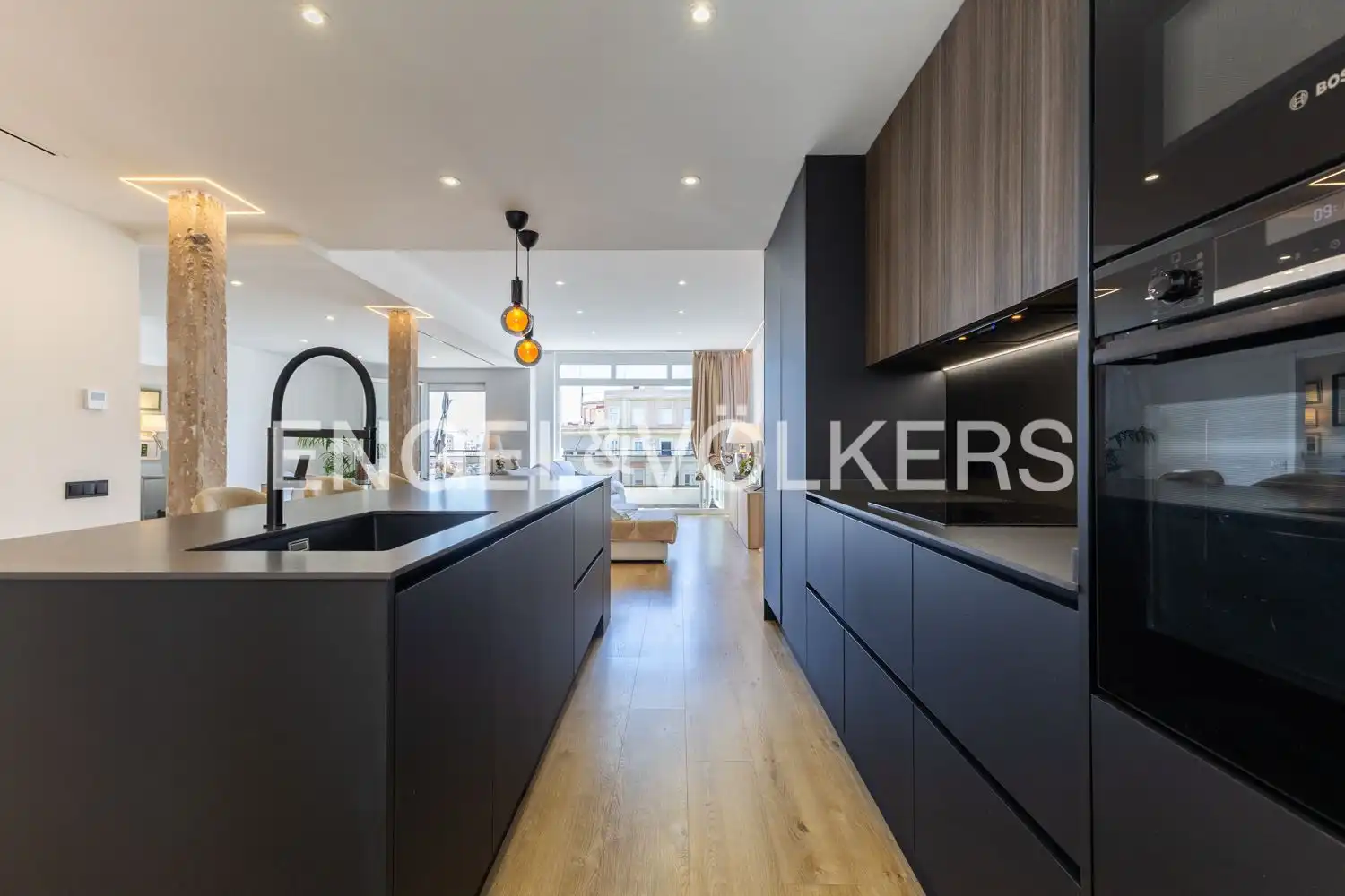 Kitchen of Flat for sale in Valencia  with Air Conditioner, Heating and Balcony