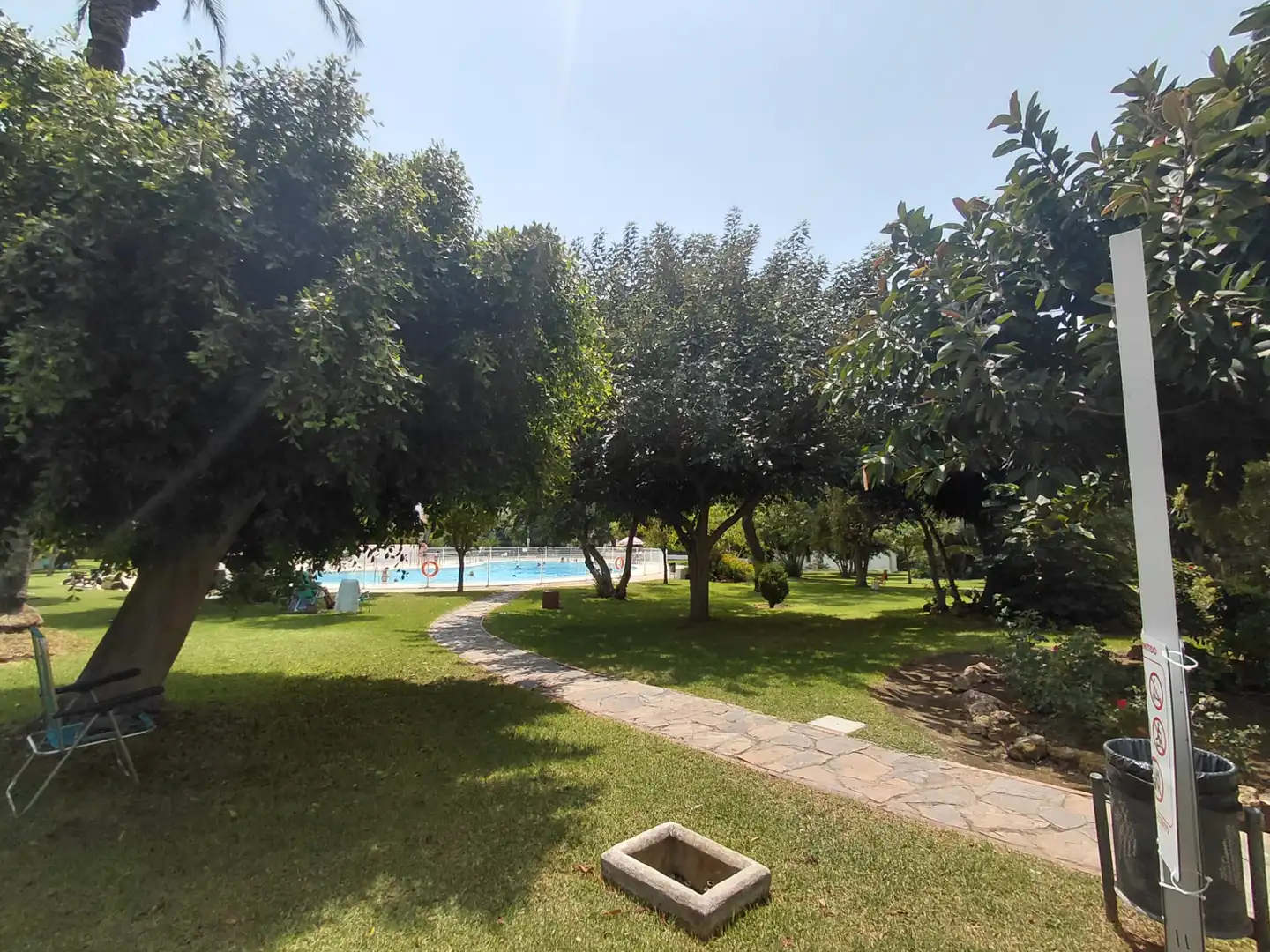Jardín de Piso en venta en Benalmádena con Aire acondicionado, Amueblado y Piscina comunitaria