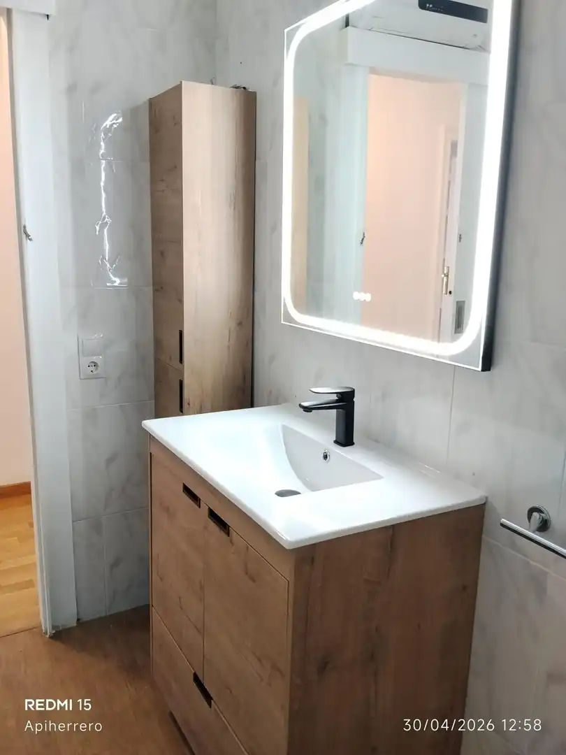 Baño de Piso de alquiler en Alicante / Alacant con Amueblado y Balcón
