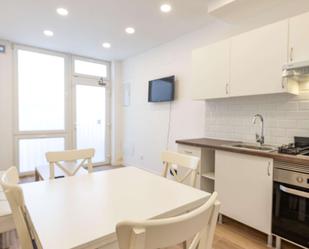 Kitchen of Apartment to share in  Madrid Capital  with Air Conditioner and Terrace