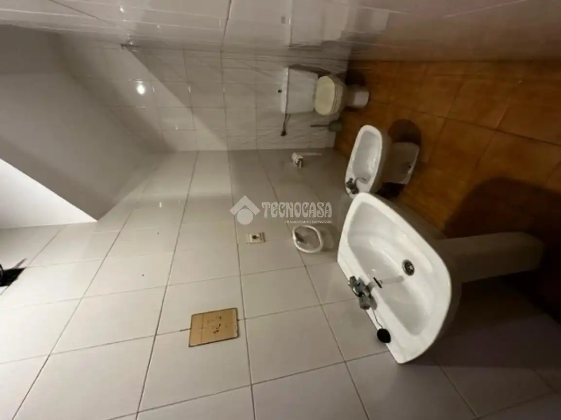 Baño de Local de alquiler en Valladolid con Aire acondicionado y Calefacción