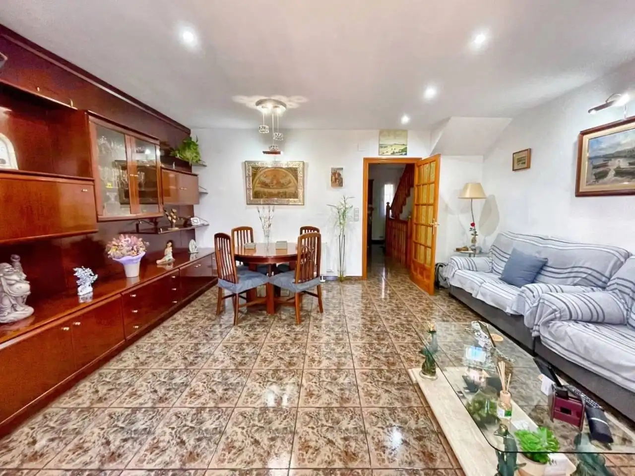Sala d'estar de Casa adosada en venda en Serraparera