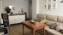 Living room of Flat for sale in  Sevilla Capital  with Air Conditioner, Heating and Furnished