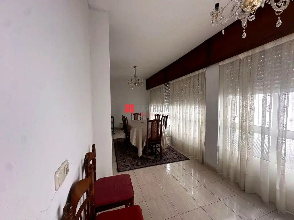 Menjador de Casa o xalet en venda en Santiago de Compostela  amb Terrassa, Traster i Balcó