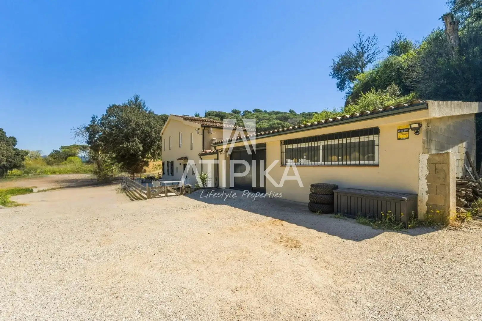 Vista exterior de Finca rústica en venta en Argentona con Calefacción, Piscina y Horno