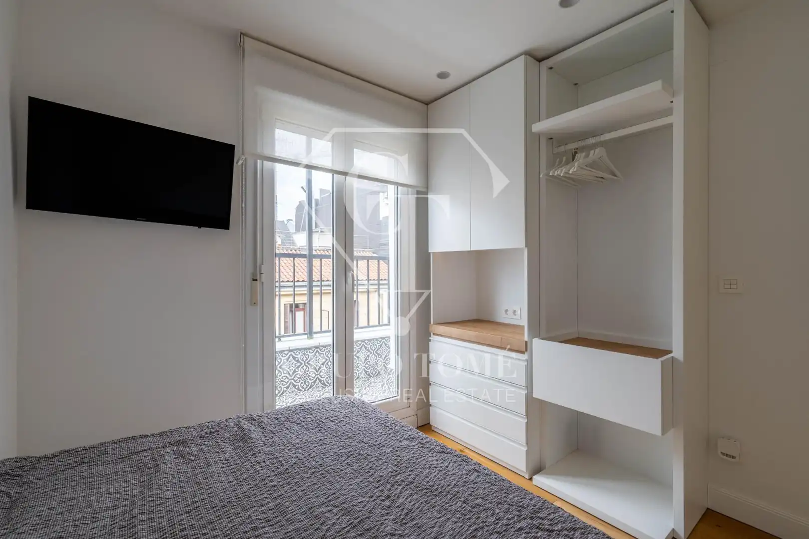 Habitación de Piso en venta en Donostia - San Sebastián  con Calefacción y Balcón