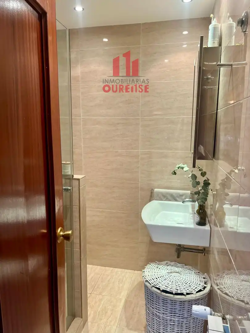 Badezimmer von Wohnung zum Verkauf in Ourense Capital 
