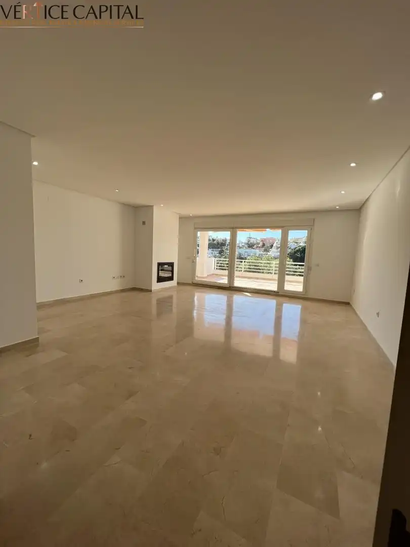 Sala de estar de Piso en venta en Benalmádena con Aire acondicionado, Terraza y Alarma